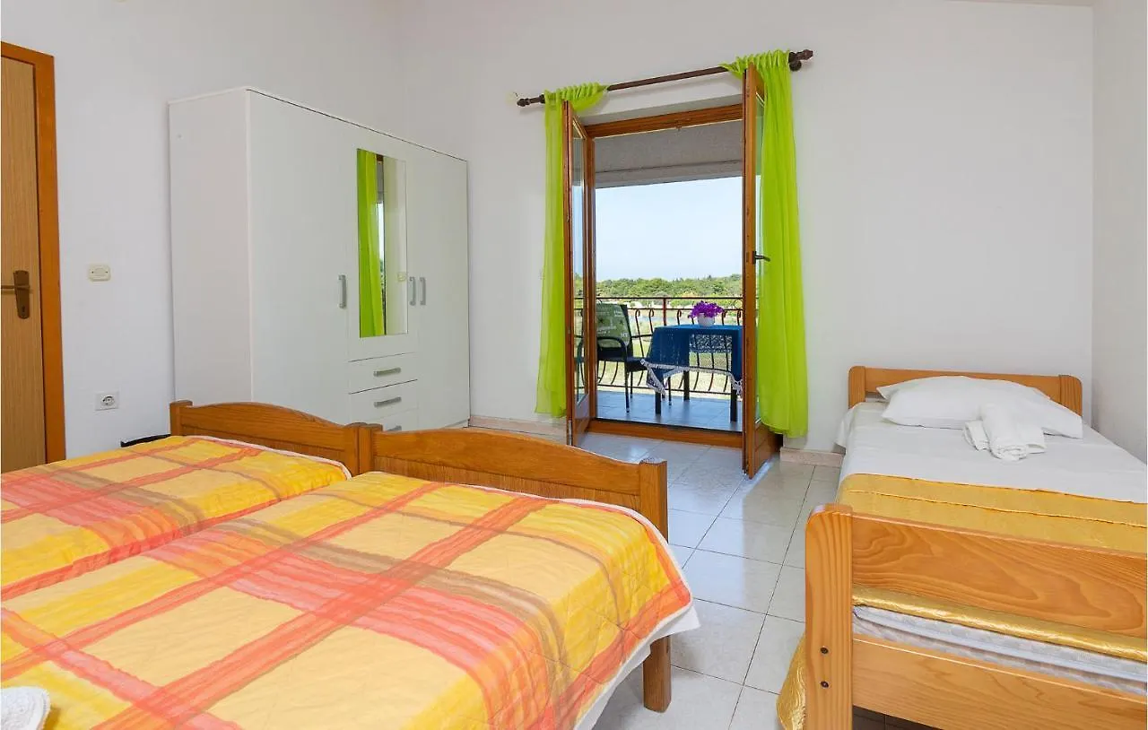 Awesome Apartment In Vrsar With Wifi 0*,