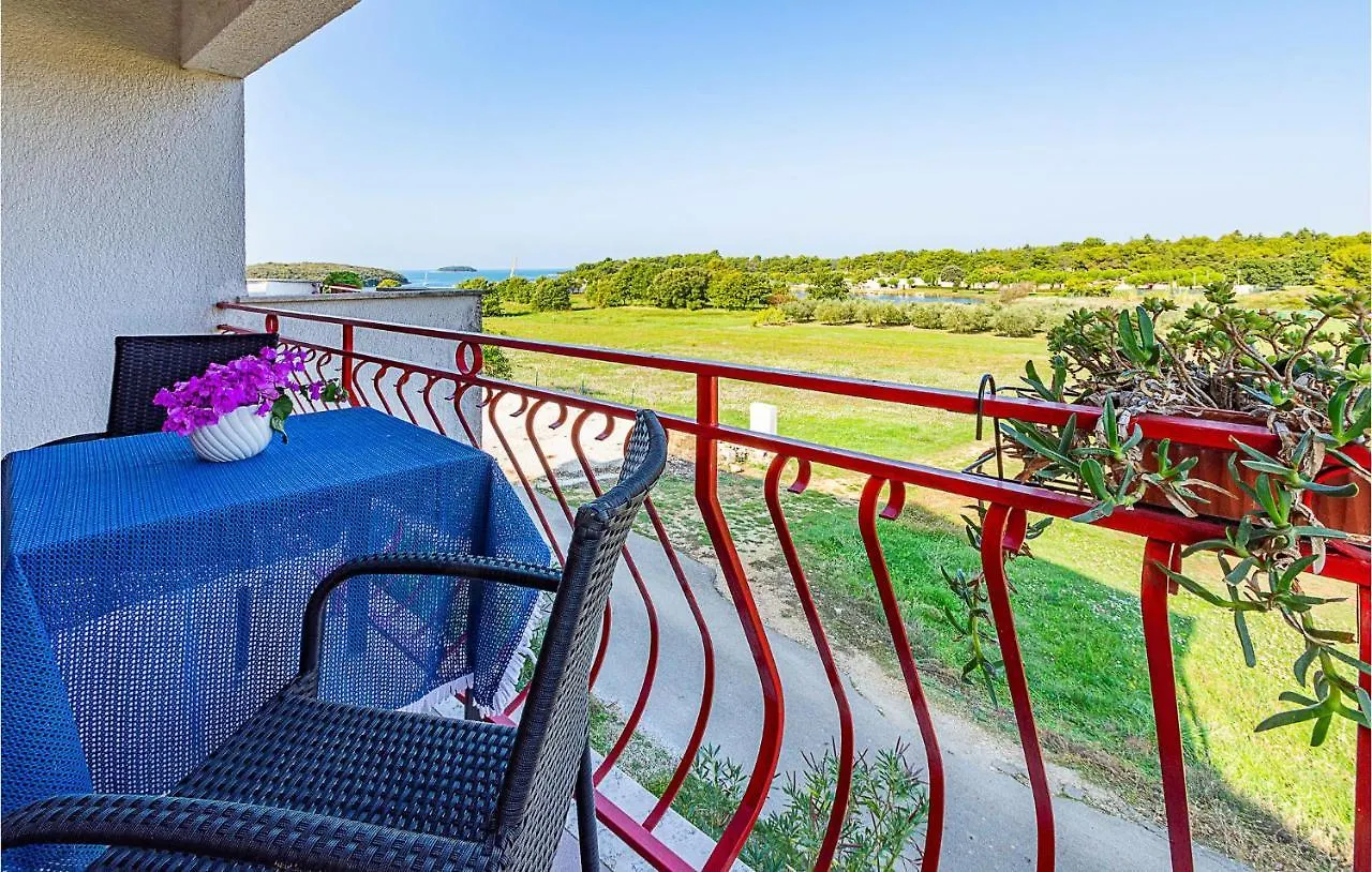 Awesome Apartment In Vrsar With Wifi 克罗地亚